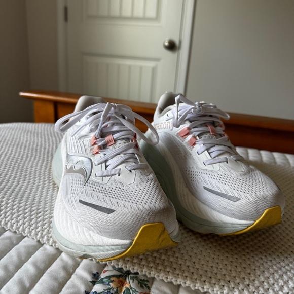 Saucony Hurricane 24 Running Shoes White Foam, Women’s Size 6.5 - Picture 3 of 8